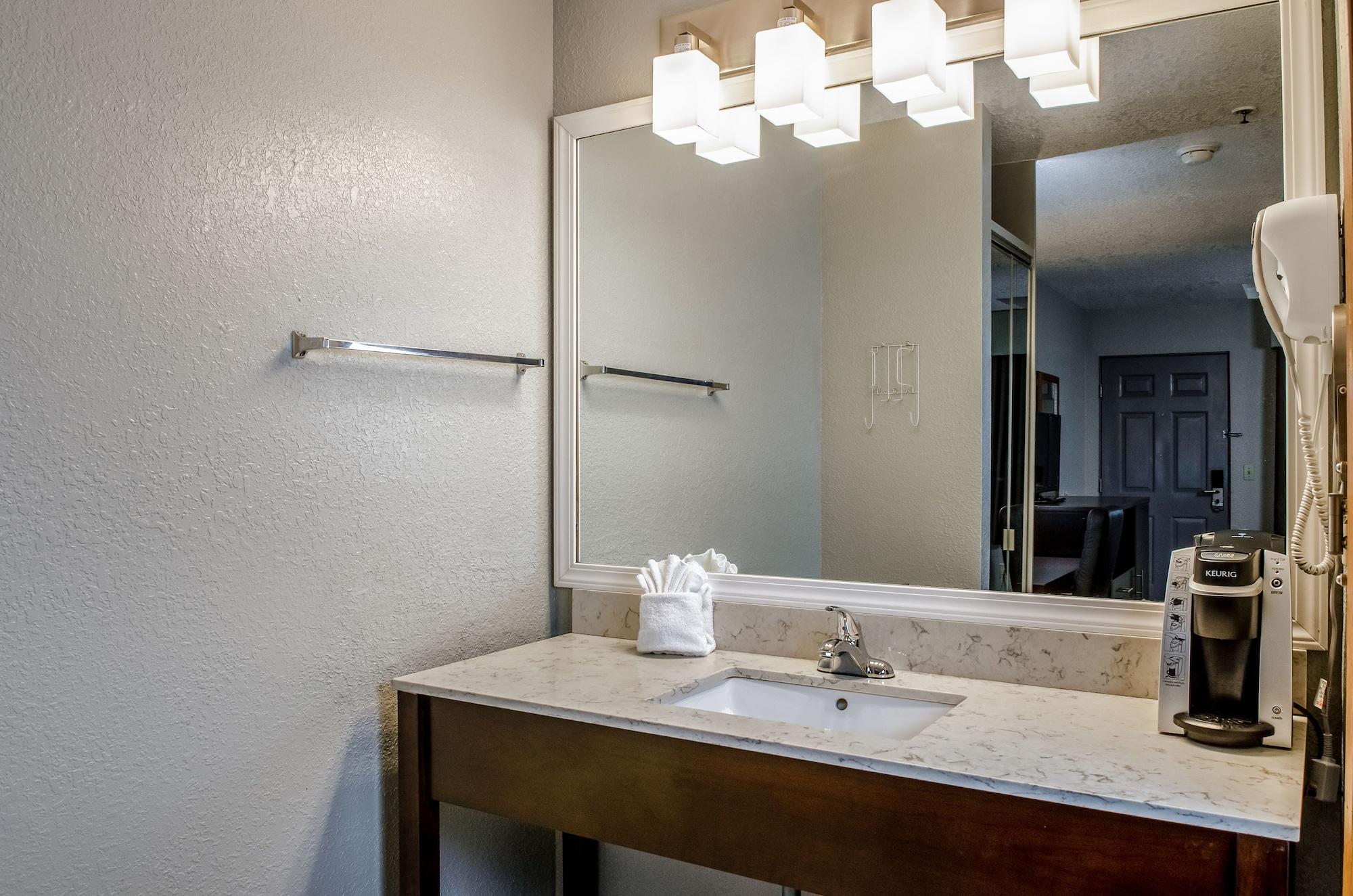 Clarion Hotel By Humboldt Bay Юрика Екстериор снимка