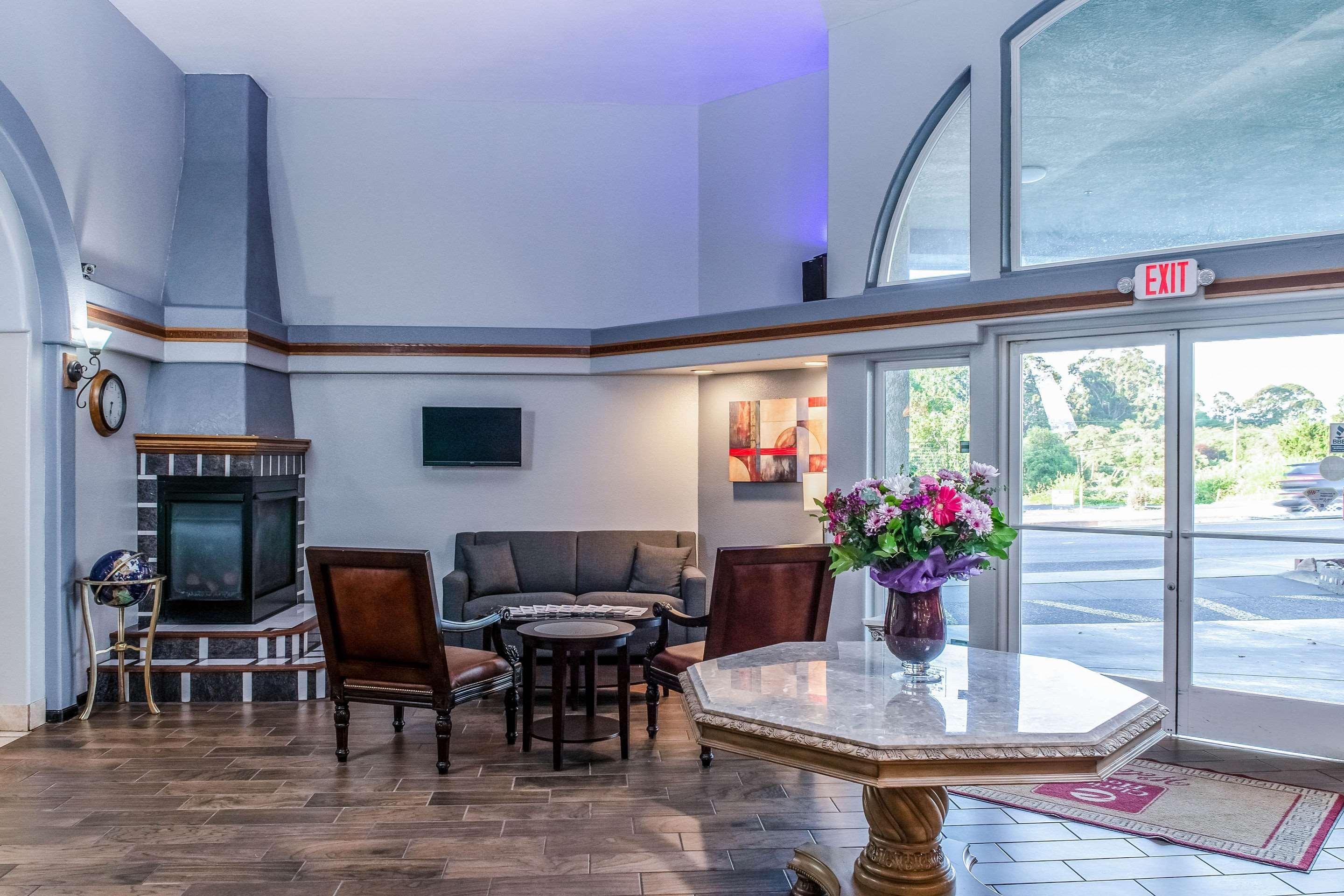 Clarion Hotel By Humboldt Bay Юрика Екстериор снимка