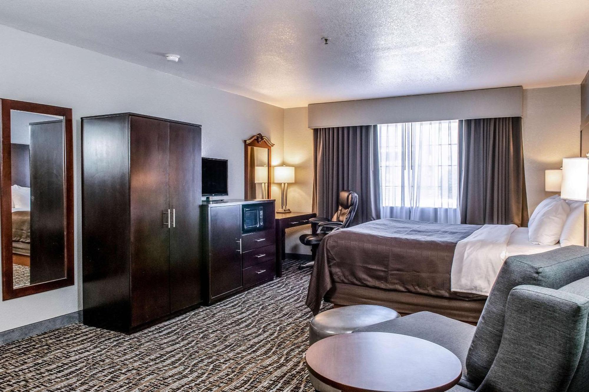 Clarion Hotel By Humboldt Bay Юрика Екстериор снимка