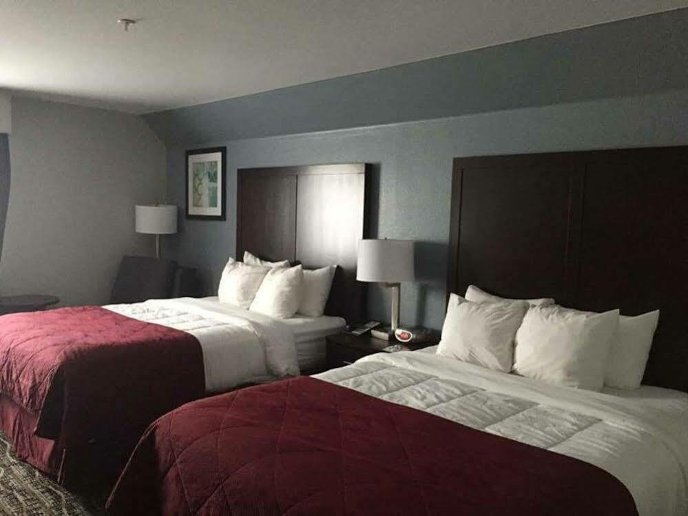 Clarion Hotel By Humboldt Bay Юрика Екстериор снимка